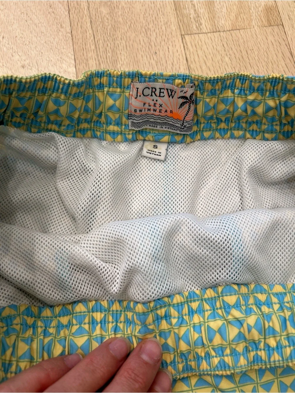 J.Crew Factory Men’s Geometric Print Swim Trunks Size Small